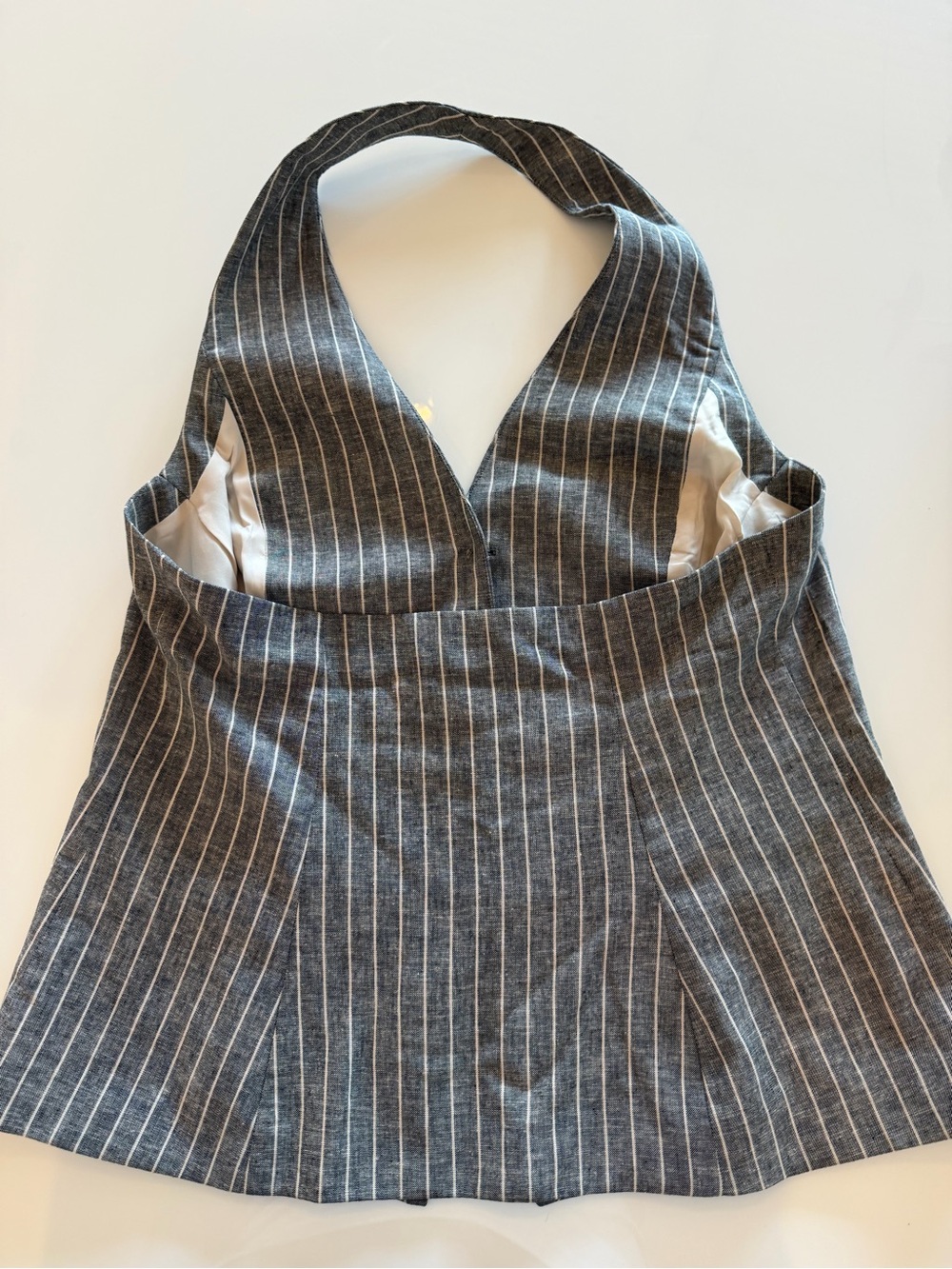 Express halter vest - Picture 2 of 5
